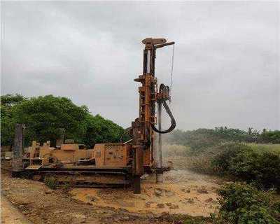 打水井庄园里打井经验丰富